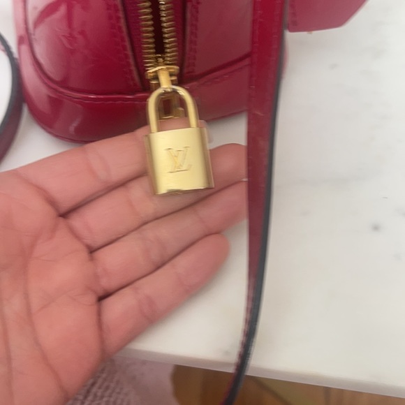Authentic Louis Vuitton Vernis Rose Indien Alma BB - Picture 3 of 9
